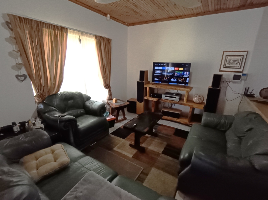 2 Bedroom Property for Sale in Noorsekloof Eastern Cape